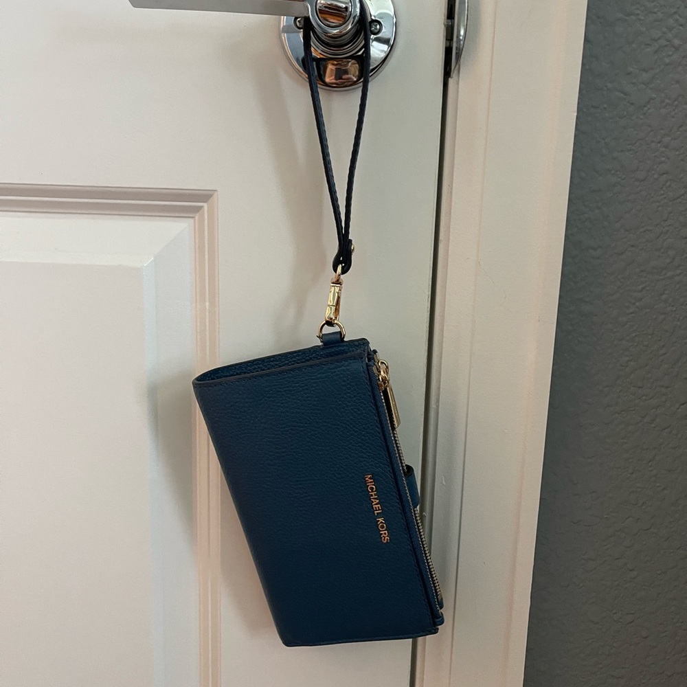 Michael Kors wristlet wallet
